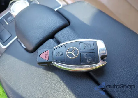 2013 Mercedes-Benz E 350 z USA, uszkodzony, nr VIN WDDHF5KB2DA746193